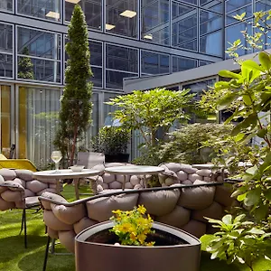 https://mercure-la-defense-grande-arche.fr-paris.fr