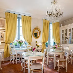 https://les-quatre-dauphins-aix-en-provence.aixenprovencehotels.org