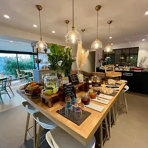 Hotel Campanile Centre Sortie 21 Sur A7 A9, Orange (Vaucluse)
